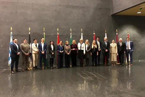Die Mitglieder des Leitungskomitees der Arge Alp trafen sich im Museum Mart in Rovereto. (Foto: Archiv des Presseamts der Autonomen Provinz Trient)