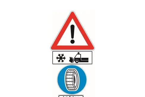 Il ponte dell'Immacolata porterà in Alto Adige anche la neve. Precipitazioni sono attese in Alta Valle Isarco e verso il Brennero. L'Agenzia per la Protezione Civile, attraverso i mezzi pesanti e le organizzazioni turistiche, invita i turisti in transito a dotare i loro veicoli di equipaggiamento invernale. (Foto: ASP/Servizio segnaletica stradale)