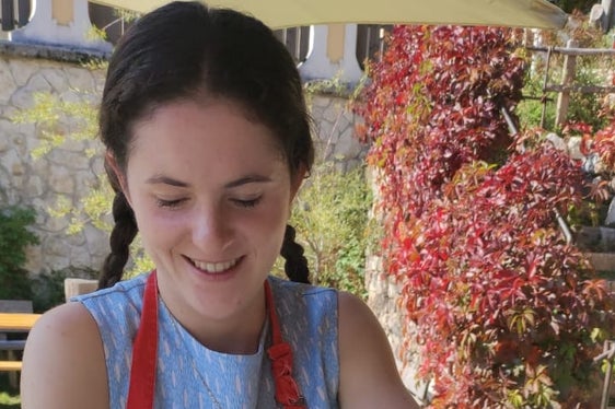 Anna Bolla ha imparato a cuocere il pane in modo tradizionale dalle mogli dei contadini di Trodena: come microbiologa può spiegare esattamente cosa succede quando si lascia lievitare il pane. (Foto: ASP/Ufficio Natura)