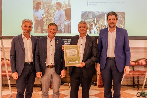 In Südtirol ging der erste Preis an das Südtiroler Apfelkonsortium für das Projekt Apfelführungen. (Foto: LPA/Claudia Corrent)