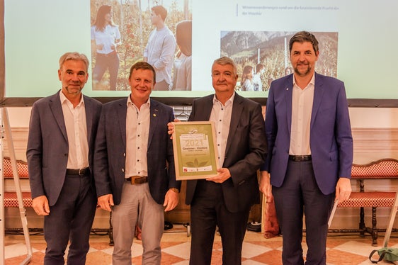 In Südtirol ging der erste Preis an das Südtiroler Apfelkonsortium für das Projekt Apfelführungen. (Foto: LPA/Claudia Corrent)