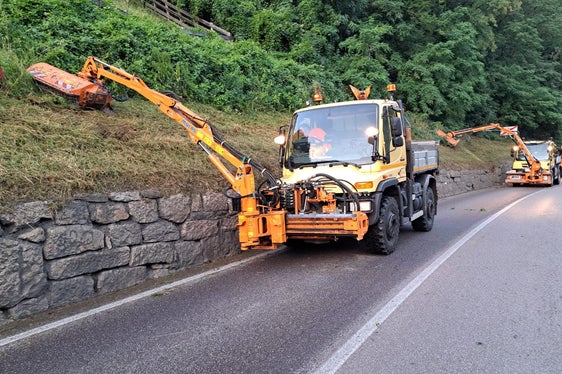 Im Bild einige moderne Fahrzeuge des Straßendienstes, die in den vergangenen Jahren angekauft wurden. Das Ankaufsprogramm 2026 sieht die Anschaffung von 53 neuen Fahrzeugen und Spezialgeräten sowie den Eintausch von 58 bestehenden Fahrzeugen vor. (Foto: LPA/Straßendienst)
