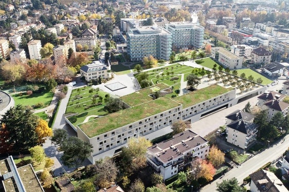Eine Simulation zeigt, wie das Cura Resort nach seiner Fertigstellung aussehen soll. Mit dem heutigen Beschluss hat die Landesregierung einen wichtigen Schritt in Richtung Ausschreibung gesetzt. (Foto: LPA/Ressort für Hochbau, Valorisierung des Vermögens, Grundbuch und Kataster)