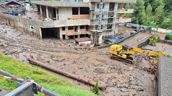 Gewitter mit Starkregen haben zu Murgängen in drei Bächen im Passeiertal geführt, im Bild der Blick auf das Murmaterial des Heimatscheintalbachs kurz vor St. Martin in Passeier. (Foto: LPA/Landesamt für Wildbach- und Lawinenverbauung West in der Agentur für Bevölkerungsschutz)