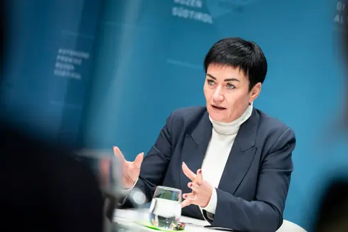 L'assessora all'Edilizia abitativa Ulli Mair ha recentemente presentato la Riforma Abitare 2025. (Foto: USP/Fabio Brucculeri)