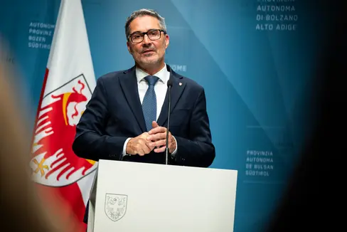 Il presidente della Provincia Arno Kompatscher invita al voto i cittadini di La Valle. (Foto: USP/Fabio Brucculeri)