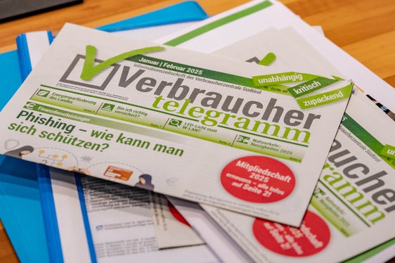 Die Verbraucherzentrale gibt mit verschiedenen Maßnahmen wie Publikationen Verbraucherinnen und Verbrauchern konkrete Hilfestellungen. (Foto: LPA/Greta Stuefer)