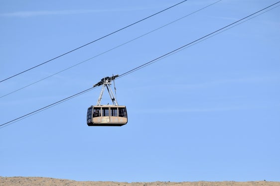 La funivia del Seceda, in Val Gardena (Foto Arno Senoner/Unsplash)