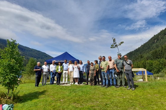 Verbinden, was zusammengehört: Gruppenfoto nicht aller, aber einiger Beteiligten (Foto: LPA/Maja Clara)