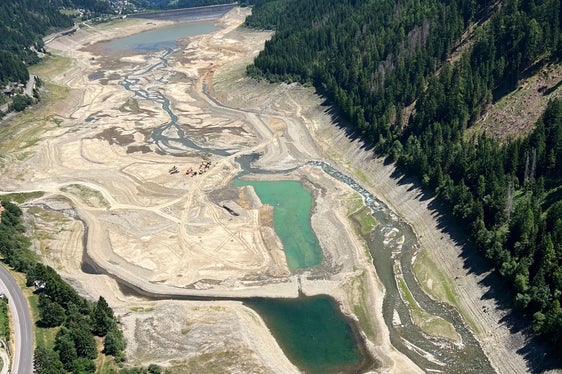 I pesci recuperati dal lago artificiale di Zoccolo saranno trasferiti in due bacini di mezzo ettaro e due ettari e mezzo. (Foto: USP/Associazione pescatori Val d'Ultimo)