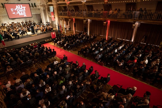 Si è svolta oggi al Kurhaus di Merano la cerimonia per i 50 anni del Secondo Statuto di Autonomia (Foto: ASP/Ivo Corrà)