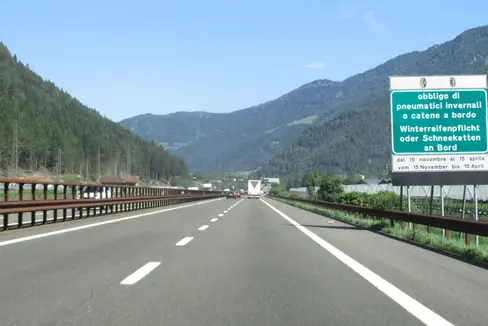 Il progetto “ABC – Autostrada del Brennero in Città” rivolto agli studenti sui temi della prevenzione e la sicurezza stradale. Venerdì 27 maggio a Bolzano la premiazione delle classi vincitrici con l'assessore Vettorato (Foto: ASP)