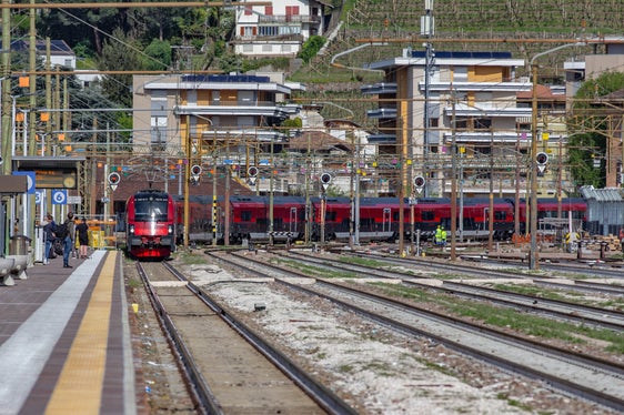 Oggi (venerdì 5 aprile) è arrivato a Bolzano il primo treno Railjet di ultima generazione transitato sulla linea Monaco-Verona. (Foto: ASP/Greta Stuefer)