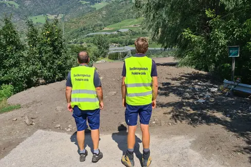 Tecnici e operai al lavoro a seguito delle forti piogge cadute in Alto Adige nelle scorse ore. (Foto: ASP/Ufficio sistemazione bacini montani Ovest)