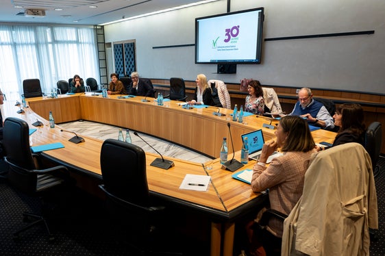 Il 27 aprile la Consulta provinciale per la tutela dei consumatori ha preso atto della relazione di attività 2025 del CTCU. Il presidente della Consulta provinciale è il presidente della Provincia Arno Kompatscher (a sinistra). (Foto: USP/Fabio Brucculeri)
