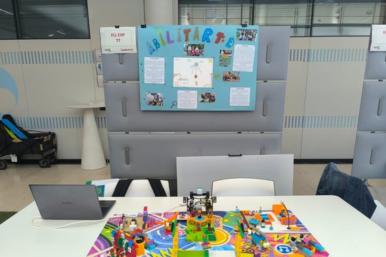 Il progetto di robotica proposto alla First Lego league explore (Foto: ASP/Istituto comprensivo di Laives)