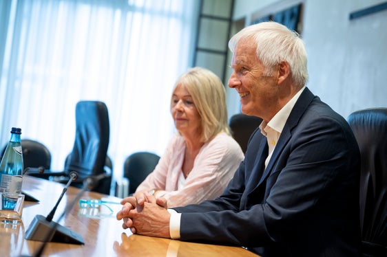 Petra Überbacher verabschiedete sich als Präsidentin des Verbandes der Fremdenführer und Reiseleiter Südtirols. Sie stellte ihren Nachfolger für das Amt, Markus Perwanger, vor. (Foto: LPA/Fabio Brucculeri)