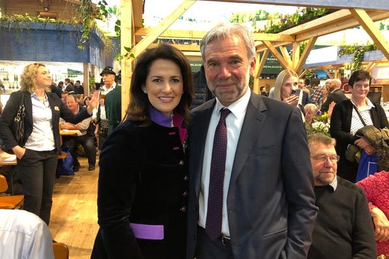 L'assessore provinciale Arnold Schuler la Ministra bavarese dell'Agricoltura Michaela Kaniber (Foto: Dipartimento Agricoltura/Peter Möltner)