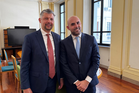 Der Landesrat für Mobilität und Infrastrukturen, Daniel Alfreider (links), traf sich in Rom mit dem Staatssekretär im Ministerium für Infrastrukturen und Verkehr, Tullio Ferrante. (Foto: LPA/Ressort Infrastruktur und Mobilität)