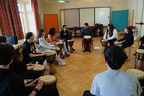 Nei giorni scorsi si è tenuto a Dobbiaco il progetto “Vivere la musica”, soggiorno studio organizzato dalla scuola media Filzi di Laives per promuovere la musica d’insieme (Foto: ASP/Istituto comprensivo di Laives)