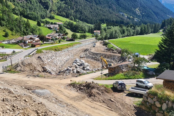 Beginn der Arbeiten: Baustelle am Toffringbach in diesem Sommer (Foto: LPA/Landesamt für Wildbach- und Lawinenverbauung Nord in der Agentur für Bevölkerungsschutz)