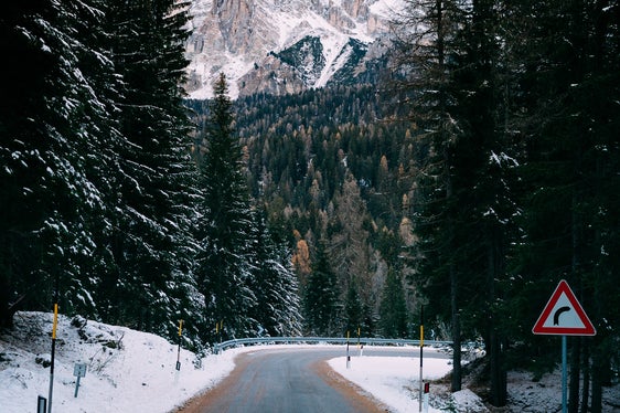 Per venerdì 9 dicembre sono attese precipitazioni nevose anche a bassa quota (Foto: Tim Stief/Unsplash)