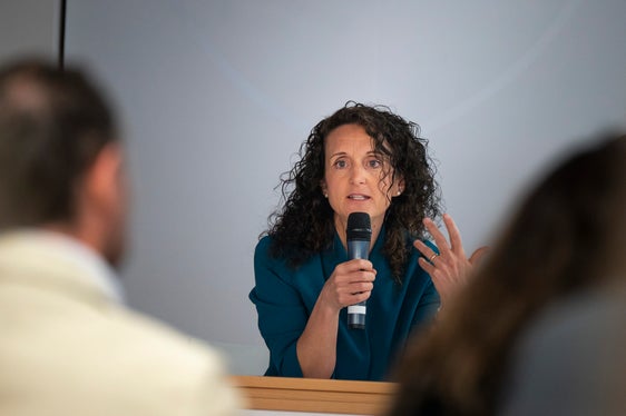 Wir zeigen Bewegung so, wie sie im echten Leben einfach, alltagstauglich und für alle machbar ist, erklärte Susanna Salvaterra, Direktorin des Amtes für Öffentlichkeitsarbeit in der Landesverwaltung. (Foto: LPA/Fabio Brucculeri)