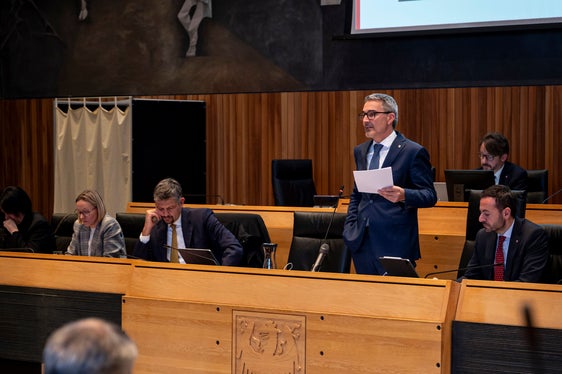 Der Haushalt umfasst 8,76 Milliarden Euro – 626 Millionen Euro mehr als im Vorjahr. Die Mittel fließen laut Landeshauptmann Arno Kompatscher vor allem in soziale Unterstützung, Gesundheitsversorgung, Bildung, Wohnraum und Gemeinden. (Foto: LPA/Fabio Brucculeri)