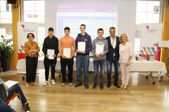 Zu den Bestplatzierten der 2. Klasse Oberschule gehören: Laurin Schnarf, Simon Dorfmann, Patrick Jaider, Manuel Daves, Leo Harder, Damian Stoll. (Foto: LPA/Verena Hilber)
