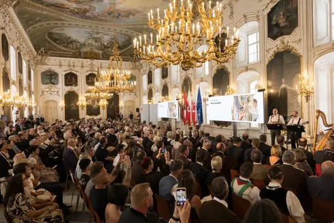 Il 15 agosto, alla Hofburg di Innsbruck sono state consegnate medaglie per il salvataggio di vite umane e medaglie al merito del Land Tirolo. (Foto: Land Tirolo/Sedlak)