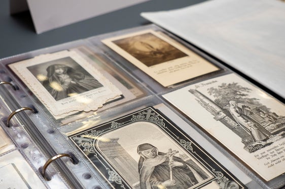 La mostra di cronache provenienti da tutto l'Alto Adige come strumento per alimentare la curiosità e lo scambio comune di idee. Da questo presupposto si tiene, ogni anno, la Giornata delle croniste e dei cronisti (Foto: ASP/Fabio Brucculeri)