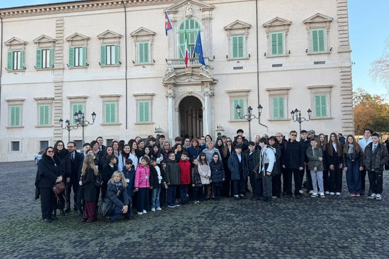 Foto di gruppo per studentesse e studenti altoatesini presenti al Quirinale per il Giorno della Memoria. (Foto: USP)