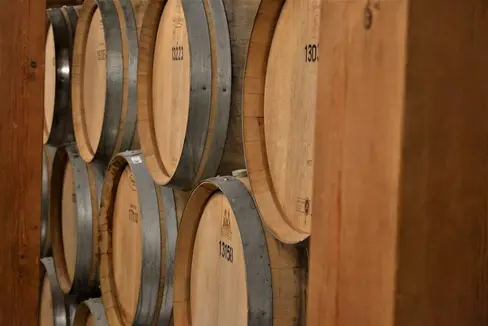 Barili di legno per la conservazione del vino (Foto: Ufficio per la frutticoltura e la viticoltura/Christian Figl)