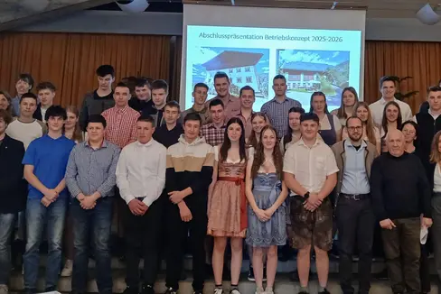Coraggio e sensibilità per il mercato: gli studenti dell'ultimo anno della Scuola professionale Salern hanno presentato i loro progetti futuri per un'azienda agricola in Alto Adige. (Foto: USP/Scuola professionale Salern)