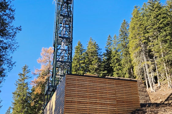La nuova postazione ricetrasmittente ad Anterselva è stata completata con successo dopo un'intensa fase di progettazione e costruzione. (Foto: RAS)
