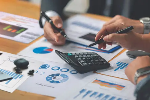 La prima riunione plenaria della Piattaforma Economia 2030 rappresenta l’avvio ufficiale del nuovo organismo permanente, che nasce con la volontà di focalizzare visioni, opportunità e sfide per l’economia del futuro in Alto Adige. Appuntamento venerdì 24 ottobre dalle ore 14:30 a Palazzo Widmann con il vicepresidente Marco Galateo: (Foto: Adobe Stock/la foto può essere utilizzata per questo comunicato stampa)