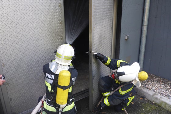 I costi per la formazione dei vigili del fuoco volontari dell'Alto Adige sono sostenuti dalla Provincia di Bolzano (Foto: Scuola provinciale antincendi)