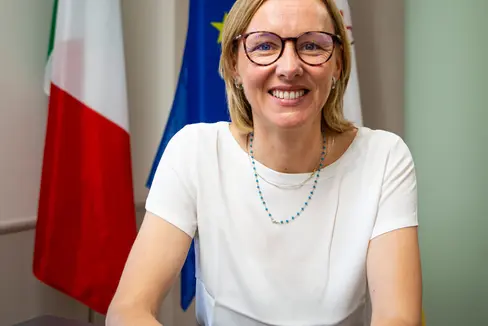 Landesrätin Magdalena Amhof zeigt sich erfreut darüber, dass das Interreg-Programm Italien-Österreich auf so großen Anklang stößt. (Foto: LPA/Abteilung Europa)