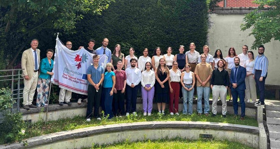 Abschlussfoto nach einer intensiven Woche der EuregioBrusselsSchool: Gruppe mit einem Teil des Betreuerteams der Euregio-Vertretung in Brüssel. (Foto: Euregio)