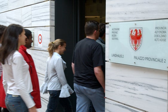 Sono 200 i giovani che nel 2023 potranno maturare un'esperienza lavorativa all'interno della Provincia autonoma di Bolzano (Foto: ASP)