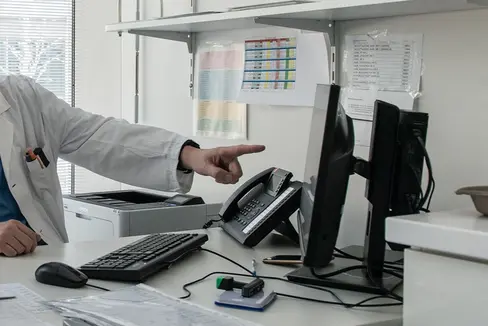 Die europäische Fachgesellschaft Healthcare Information and Management System Society (HIMSS) hat im November 2025 das Krankenhaus Bozen bewertet und bestätigt, dass die Digitalisierungs- und Modernisierungsmaßnahmen erfolgreich umgesetzt wurden. (Foto: LPA/Claudia Corrent)