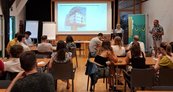 Ein Besuch im Naturmuseum Bozen rundete die Südtirol-Etappe der Euregio-Akademie ab. (Foto: Euregio)