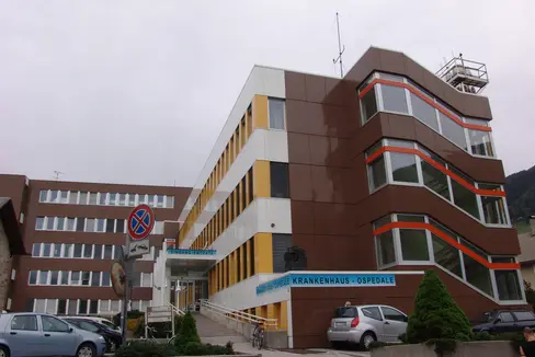 Die Landesregierung hat das Projekt Umstrukturierung Krankenhaus Innichen und die damit verbundene Abänderung des Bauleitplanes der Gemeinde Innichen genehmigt. (Foto: LPA)