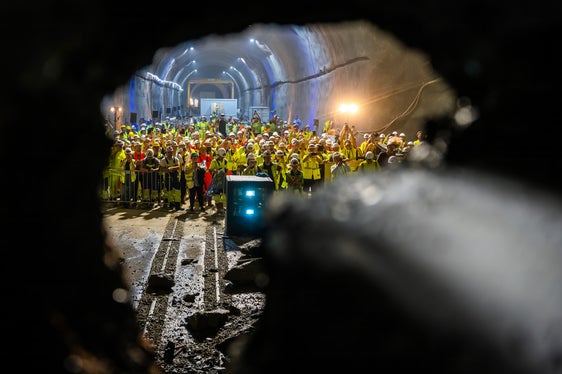 Un momento storico: la fresa Wilma ha abbattuto l'ultimo diaframma del tunnel di linea Ovest della Galleria di base del Brennero: è lungo 55 chilometri e collega Innsbruck a Fortezza. (Foto: BBT SE)