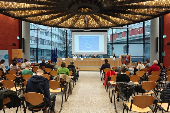 Lo scambio, intitolato “La Commissione europea da raccontare, ma come?”, è stato organizzato dai centri di informazione Europe Direct Alto Adige e Trentino e dall'Ordine dei giornalisti nella sala della Regione di Trento. (Foto: USP)
