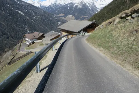 Su proposta dell'assessore provinciale Luis Walcher, la Giunta provinciale ha approvato una modifica dei criteri di concessione dei contributi per le infrastrutture primarie nelle aree rurali e montane. (Foto: USP)