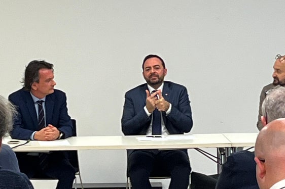 Da sinistra il sovrintendente scolastico Vincenzo Gullotta, l'assessore provinciale all'Istruzione Marco Galateo e il direttore dell'Ufficio politiche giovanili Claudio Andolfo (Foto: USP)