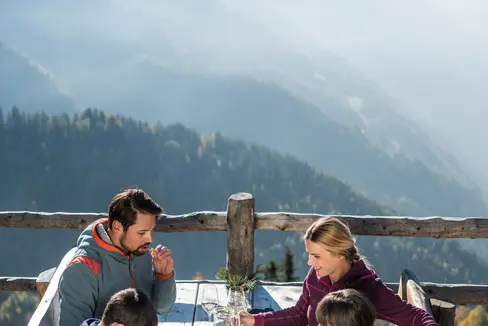 Die laufenden Corona-Regelungen der Sommersaison werden wahrscheinlich auch in der Wintersaison 2021-22 bleiben. (Foto: LPA/IDM)