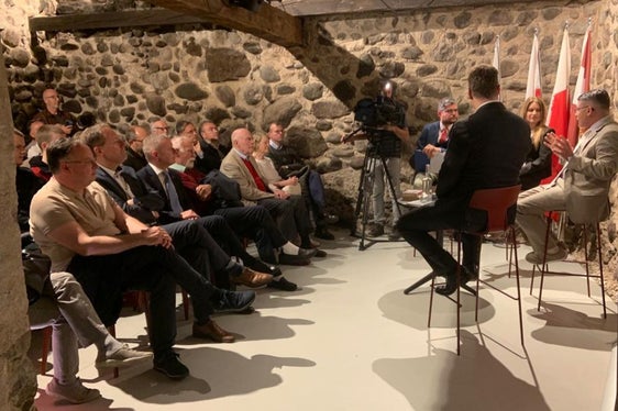 Grande l'interesse del pubblico per l'attualità del tema dell'ultimo Giovedì culturale dell'Euregio (Foto: Euregio/Armin Gluderer)