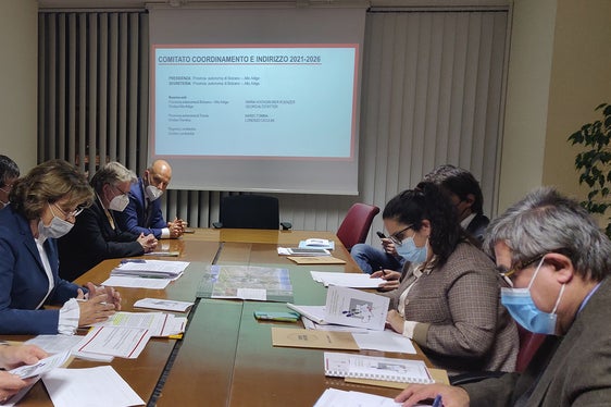 Sulla gestione del Parco nazionale dello Stelvio incontro a Roma: a sx, il direttore di dipartimento Weber, l'assessora Hochgruber Kuenzer, l'on. Plangger, il sindaco di Martello Altsätter, Parolo, presidente uscente Comitato di coordinamento e indirizzo; a dx il direttore generale Maturani, la sottosegretaria Fontana. (Foto: ASP/Marcella Morandini)